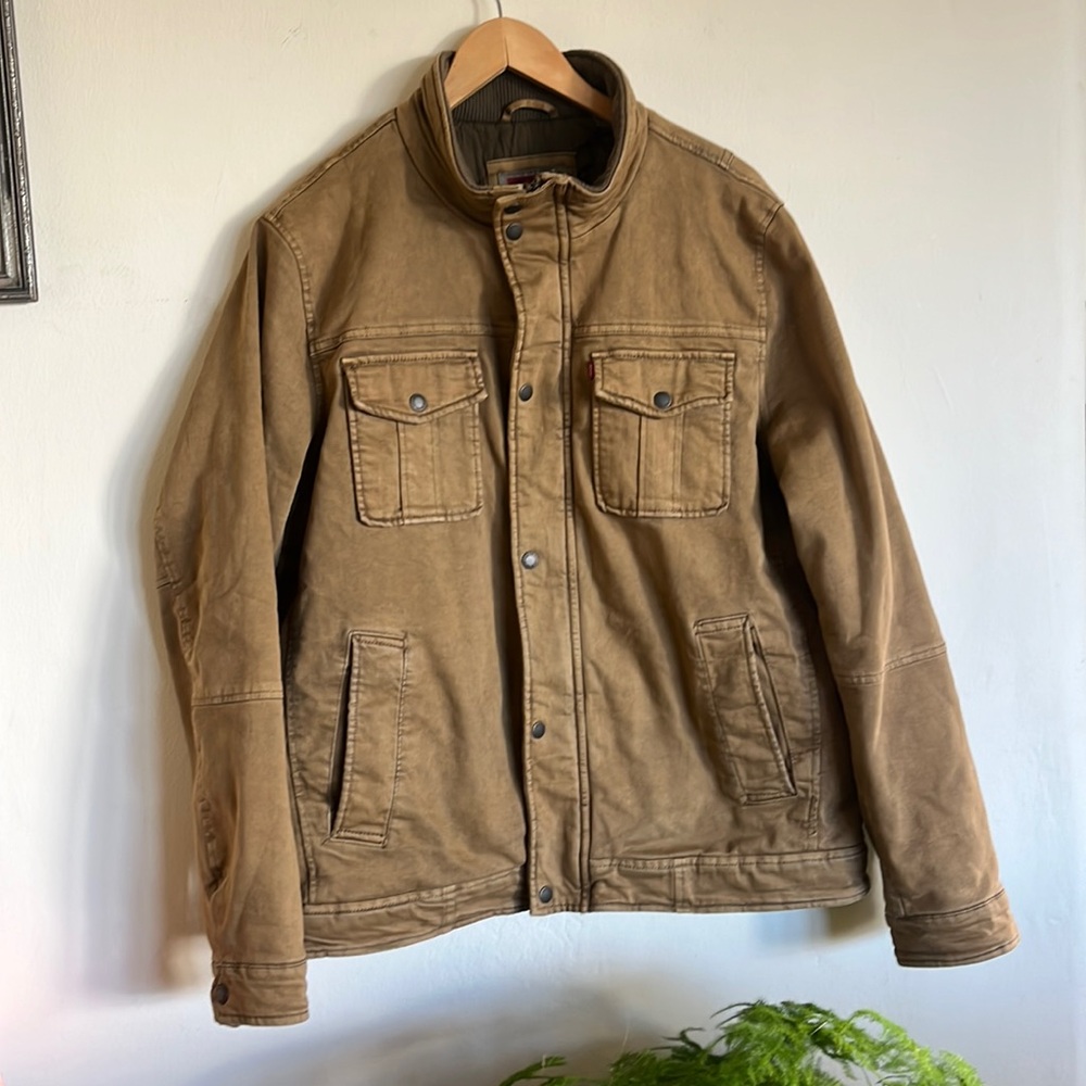 Levi’s work jacket RN 54163.
Tan with Quilted liner